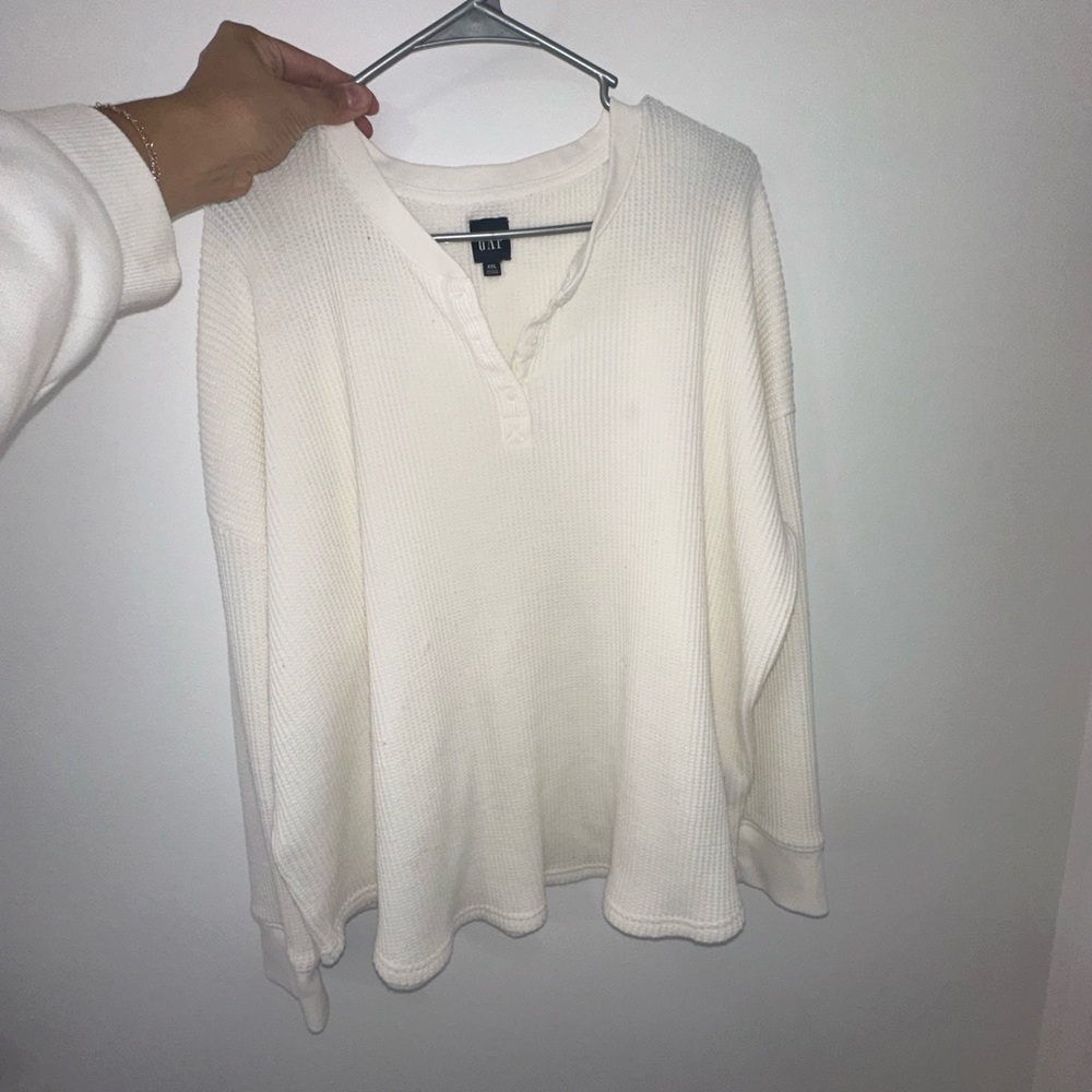 Gap sweater